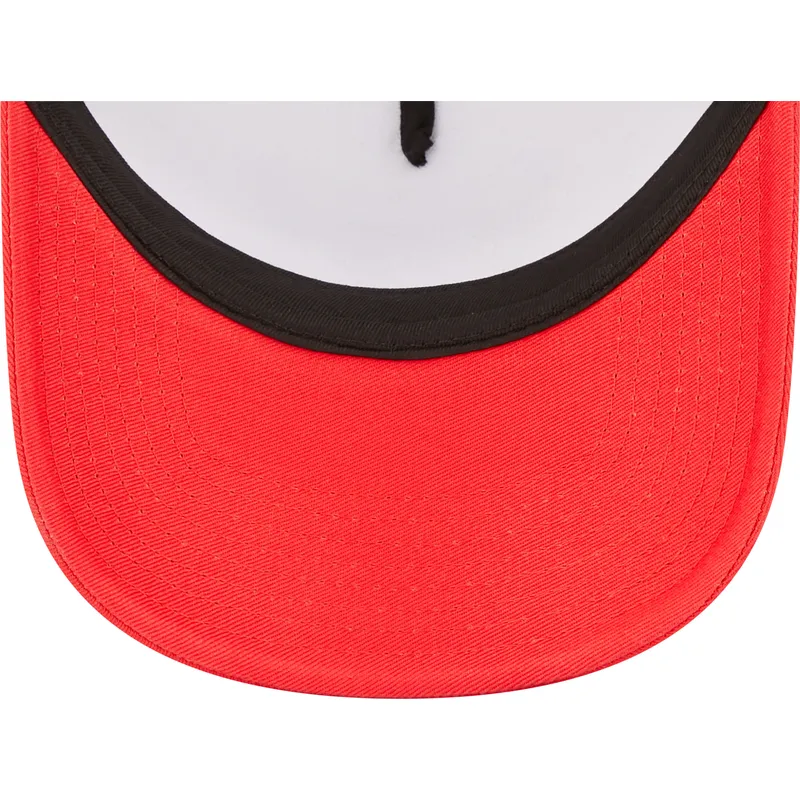 weisse-schwarze-und-rote-trucker-kappe-a-frame-team-colour-der-chicago-bulls-nba-von-new-era