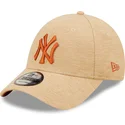 braune-verstellbare-curved-cap-mit-braunem-logo-9forty-jersey-essential-der-new-york-yankees-mlb-von-new-era