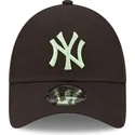 cap-zaoblena-black-adjustable-strap-9forty-league-essential-new-york-yankees-mlb-new-era