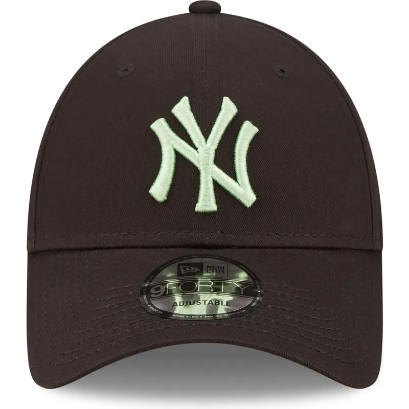 cap-zaoblena-black-adjustable-strap-9forty-league-essential-new-york-yankees-mlb-new-era
