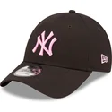 siltovka-zaoblena-cierna-nastavitelny-rosa-9forty-league-essential-new-york-yankees-mlb-new-era