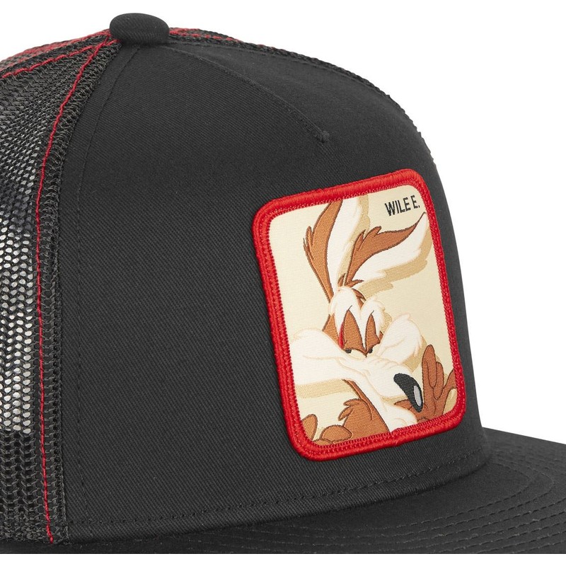 capslab-flat-brim-wile-e-coyote-casf-wi3-looney-tunes-black-trucker-hat