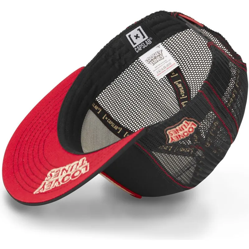 cap-rovna-black-snapback-coyote-looney-tunes-capslab