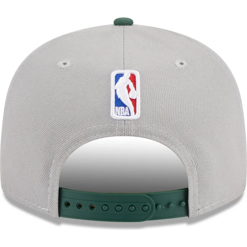 siltovka-rovna-siva-snapback-9fifty-draft-edition-2023-milwaukee-bucks-nba-new-era