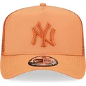 siltovka-zaoblena-hneda-snapback-a-frame-tech-ripstop-new-york-yankees-mlb-new-era