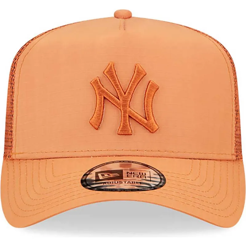 siltovka-zaoblena-hneda-snapback-a-frame-tech-ripstop-new-york-yankees-mlb-new-era