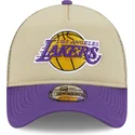 beige-violette-9forty-a-frame-all-day-trucker-cap-der-los-angeles-lakers-nba-von-new-era