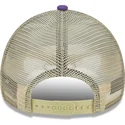 beige-violette-9forty-a-frame-all-day-trucker-cap-der-los-angeles-lakers-nba-von-new-era
