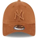 siltovka-zaoblena-hneda-nastavitelny-9forty-cord-new-york-yankees-mlb-new-era
