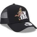 siltovka-zaoblena-cierna-snapback-a-frame-coyote-y-correcaminos-looney-tunes-new-era