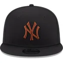 siltovka-rovna-cierna-snapback-9fifty-league-essential-new-york-yankees-mlb-new-era