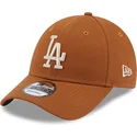 verstellbare-braune-kappe-mit-gebogenem-schirm-und-beigem-logo-9forty-league-essential-der-los-angeles-dodgers-mlb-von-new-era