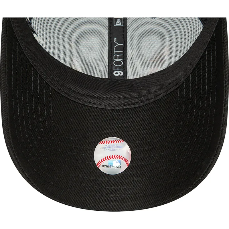 siltovka-zaoblena-cierna-nastavitelny-9forty-koi-fish-new-york-yankees-mlb-new-era
