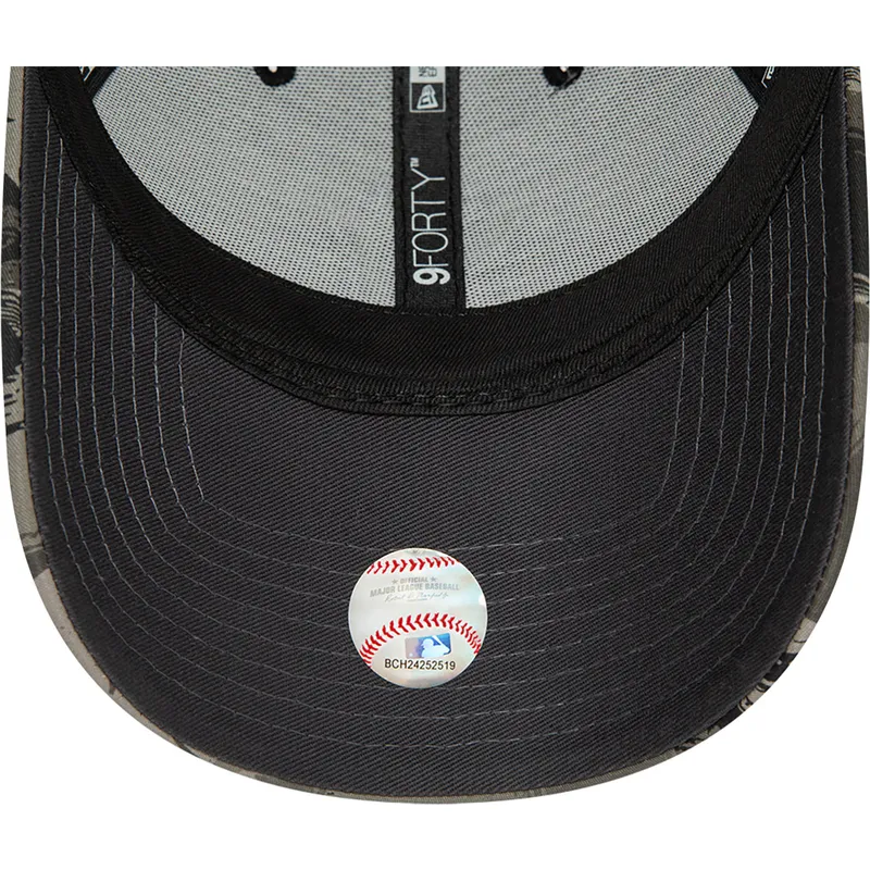 siltovka-zaoblena-kamuflaz-nastavitelny-9forty-all-over-print-painted-new-york-yankees-mlb-new-era