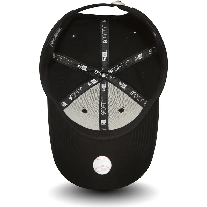 schwarze-gebogene-verstellbare-kinderkappe-9forty-essential-von-new-york-yankees-mlb-von-new-era