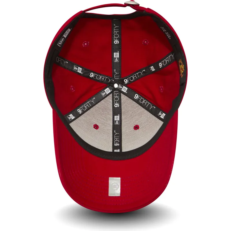 cap-zaoblena-red-adjustable-strap-9forty-essential-manchester-united-football-club-premier-league-new-era