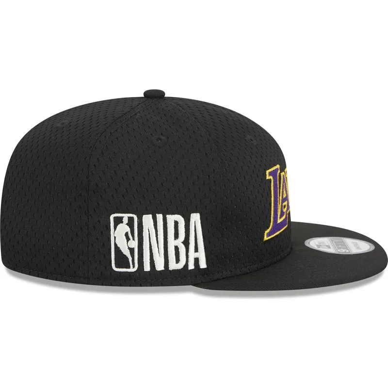 cap-rovna-black-snapback-9fifty-post-up-pin-los-angeles-lakers-nba-new-era