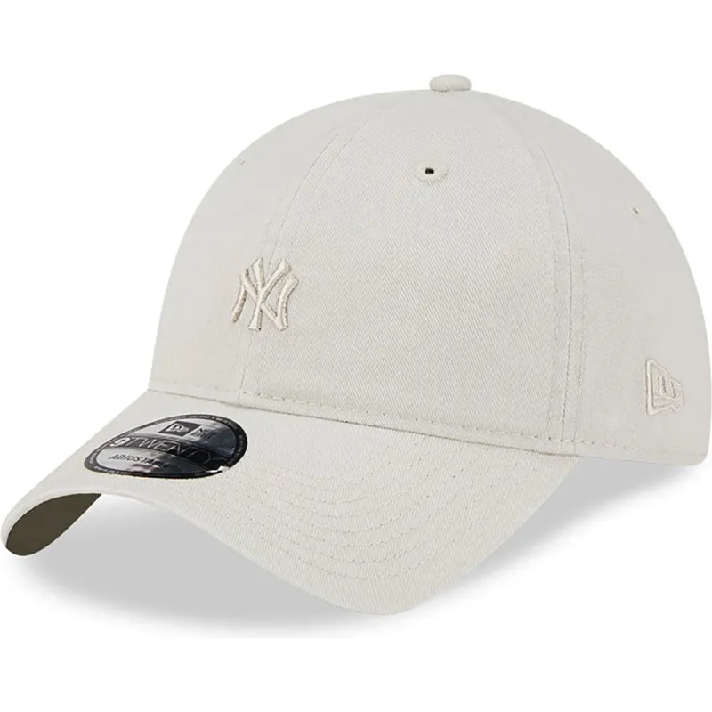 beigefarbene-verstellbare-kappe-mit-gebogenem-schirm-und-beigem-9twenty-mini-logo-der-new-york-yankees-mlb-von-new-era