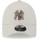 siltovka-zaoblena-bezova-nastavitelny-9forty-check-infill-new-york-yankees-mlb-new-era