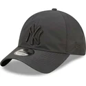 schwarze-verstellbare-9twenty-gore-tex-kappe-mit-gebogenem-schirm-der-new-york-yankees-mlb-von-new-era
