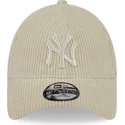 cap-zaoblena-beige-adjustable-strap-9forty-wide-cord-new-york-yankees-mlb-new-era
