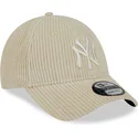 cap-zaoblena-beige-adjustable-strap-9forty-wide-cord-new-york-yankees-mlb-new-era
