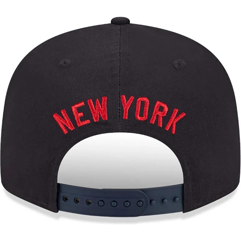 marineblaue-flache-snapback-kappe-mit-marineblauen-logo-9fifty-side-patch-script-der-new-york-yankees-mlb-von-new-era
