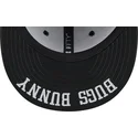 grau-schwarze-snapback-kappe-9fifty-von-bugs-bunny-looney-tunes-von-new-era