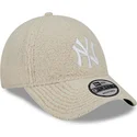 verstellbare-beige-9forty-teddy-cap-der-new-york-yankees-mlb-von-new-era