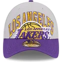 cap-zaoblena-gray-adjustable-strap-9twenty-tip-off-2023-los-angeles-lakers-nba-new-era