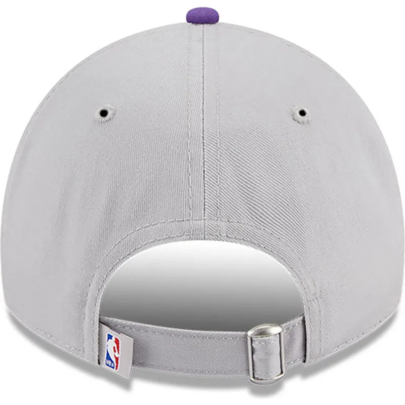 cap-zaoblena-gray-adjustable-strap-9twenty-tip-off-2023-los-angeles-lakers-nba-new-era cap-zaoblena-gray-adjustable-strap-9twenty-tip-off-2023-los-angeles-lakers-nba-new-era