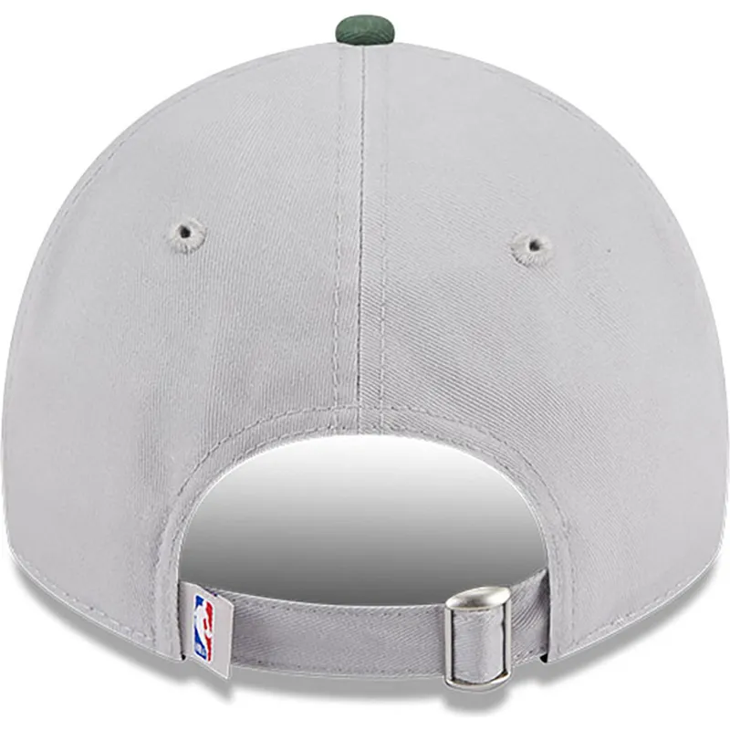 cap-zaoblena-gray-adjustable-strap-9twenty-tip-off-2023-milwaukee-bucks-nba-new-era