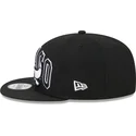 schwarze-flache-snapback-kappe-9fifty-tip-off-2023-der-chicago-bulls-nba-von-new-era