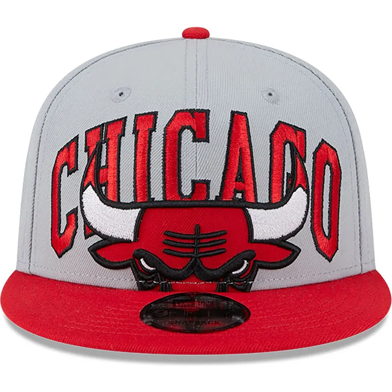siltovka-rovna-siva-snapback-9fifty-tip-off-2023-chicago-bulls-nba-new-era