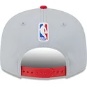 siltovka-rovna-siva-snapback-9fifty-tip-off-2023-chicago-bulls-nba-new-era