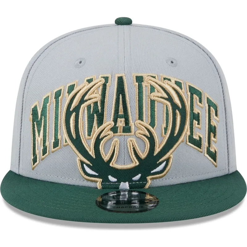 siltovka-rovna-siva-snapback-9fifty-tip-off-2023-milwaukee-bucks-nba-new-era