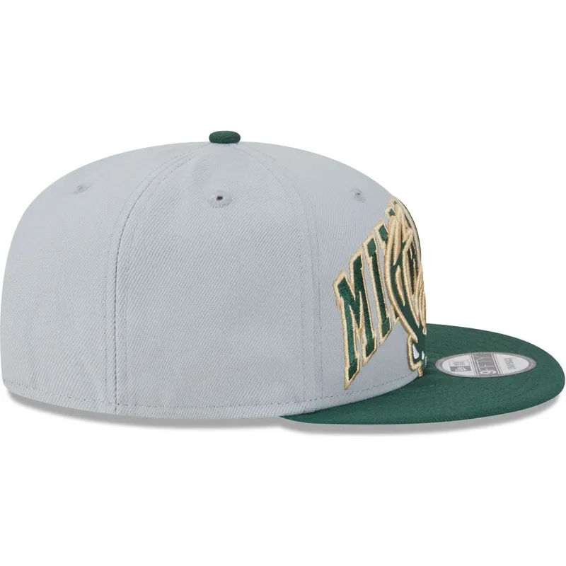 siltovka-rovna-siva-snapback-9fifty-tip-off-2023-milwaukee-bucks-nba-new-era