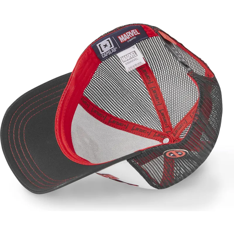 siltovka-zaoblena-cierna-snapback-mar6-dea3-deadpool-marvel-comics-capslab