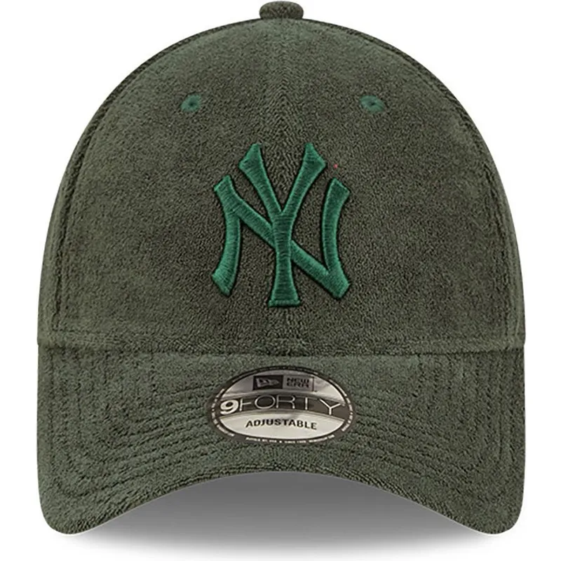 verstellbare-grune-kappe-mit-gebogenem-schirm-und-grunem-logo-9forty-towelling-der-new-york-yankees-mlb-von-new-era