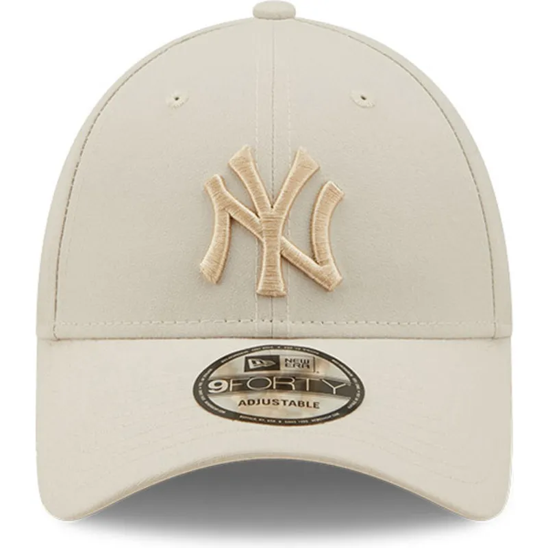 beige-gebogene-snapback-kappe-mit-beigem-logo-9forty-tonal-repreve-der-new-york-yankees-mlb-von-new-era