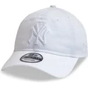 cap-zaoblena-white-adjustable-strap-9twenty-league-essential-new-york-yankees-mlb-new-era