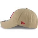 hellbraune-verstellbare-curved-cap-mit-rotem-logo-9twenty-core-classic-der-boston-red-sox-mlb-von-new-era