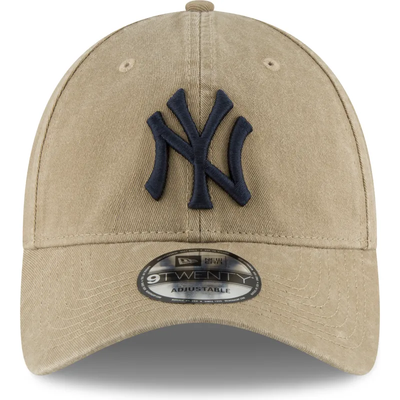 hellbraune-verstellbare-curved-cap-mit-marineblauem-logo-9twenty-core-classic-der-new-york-yankees-mlb-von-new-era