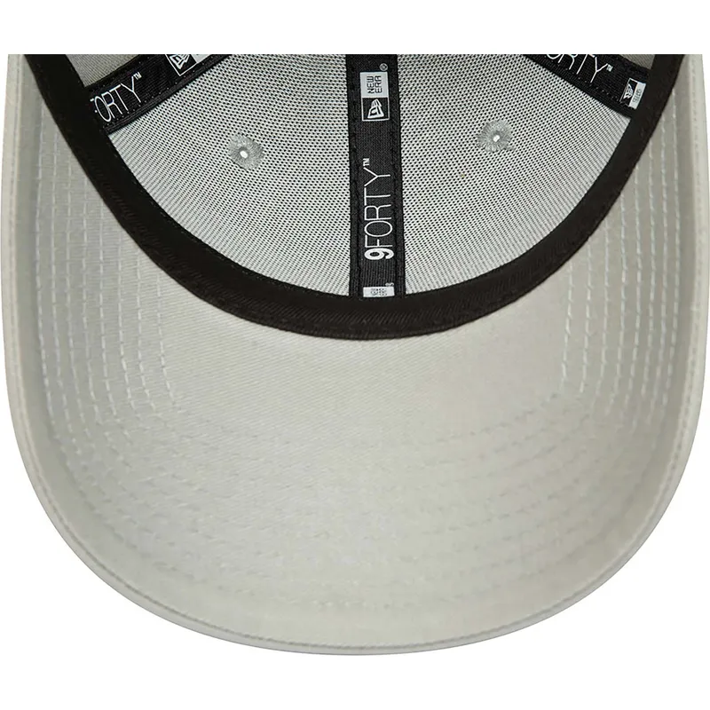 cap-zaoblena-gray-snapback-9forty-essential-red-bull-racing-formula-1-new-era