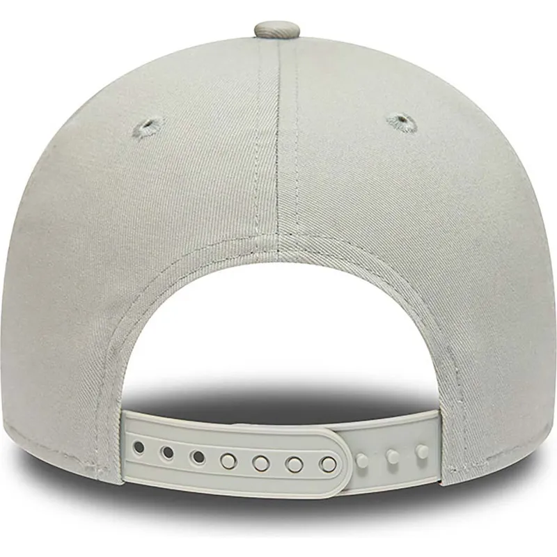 cap-zaoblena-gray-snapback-9forty-essential-red-bull-racing-formula-1-new-era
