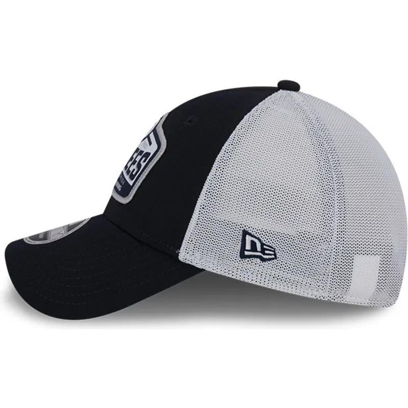 siltovka-zaoblena-tmavomodra-snapback-9forty-stretch-snap-tab-new-york-yankees-mlb-new-era