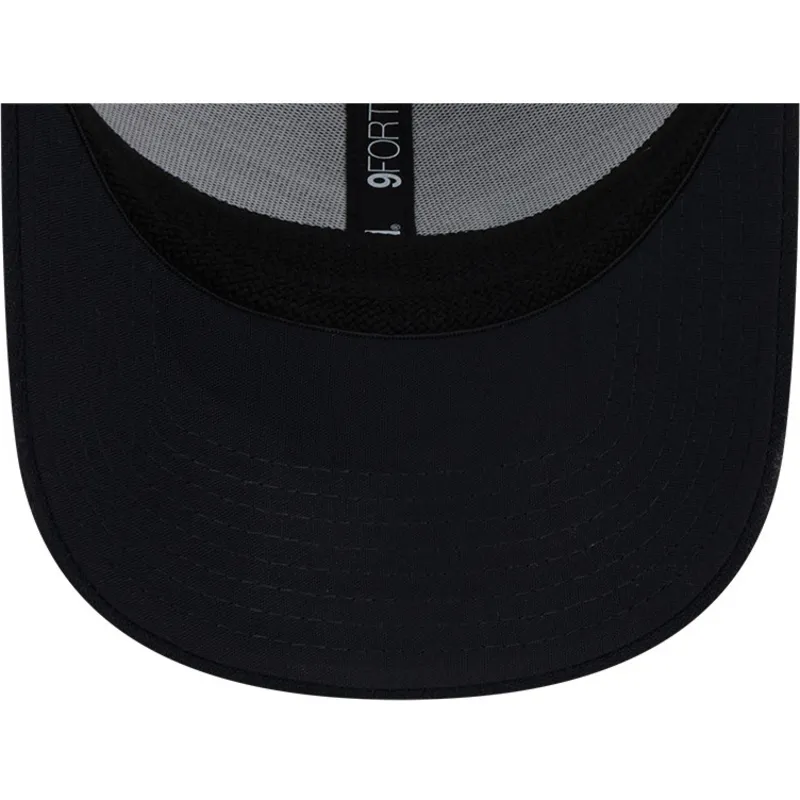 siltovka-zaoblena-tmavomodra-snapback-9forty-stretch-snap-tab-new-york-yankees-mlb-new-era