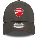 schwarze-verstellbare-curved-cap-9forty-ripstop-von-ducati-motor-motogp-von-new-era