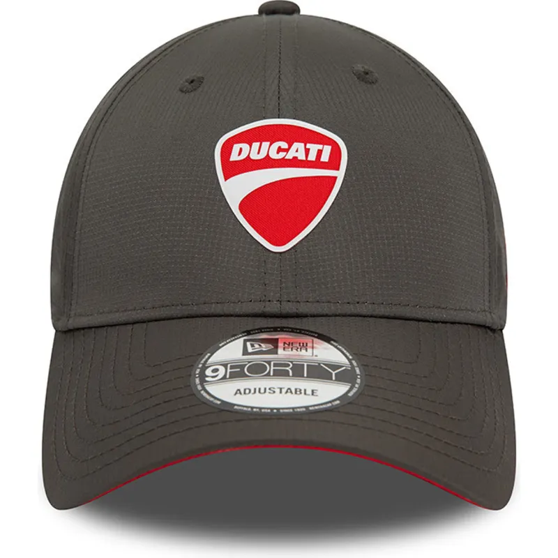 schwarze-verstellbare-curved-cap-9forty-ripstop-von-ducati-motor-motogp-von-new-era