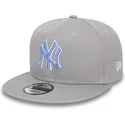 new-era-flat-brim-blue-logo-9fifty-outline-new-york-yankees-mlb-grey-snapback-cap